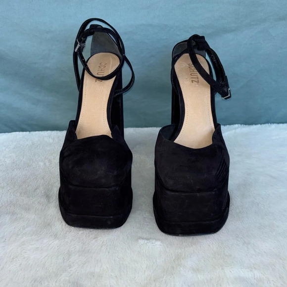 EUC SCHUTZ LUAN Women’s Shoes Black Velvet Platform Pumps Size 8.5 - Picture 1 of 7
